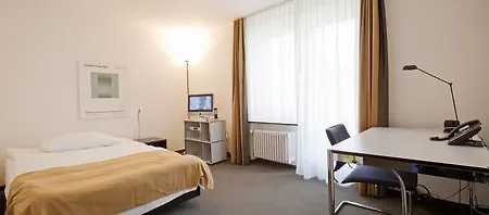 Szálloda Polyglot 2*